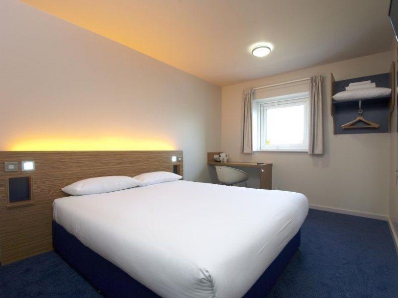 Travelodge Bristol Central Anchor Road ภายนอก รูปภาพ