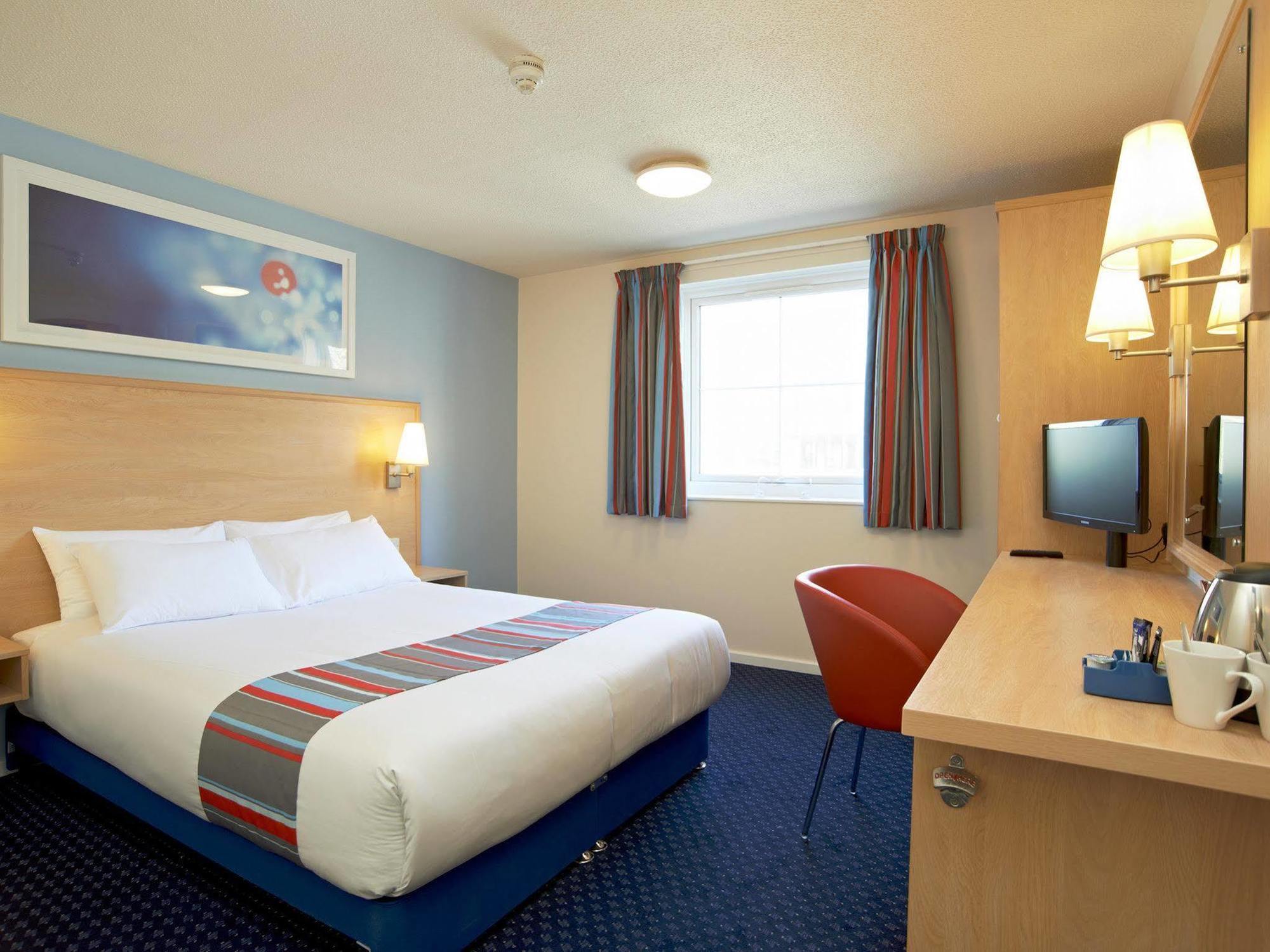 Travelodge Bristol Central Anchor Road ภายนอก รูปภาพ