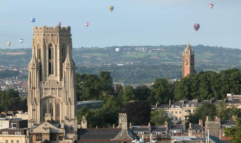 Travelodge Bristol Central Anchor Road ภายนอก รูปภาพ