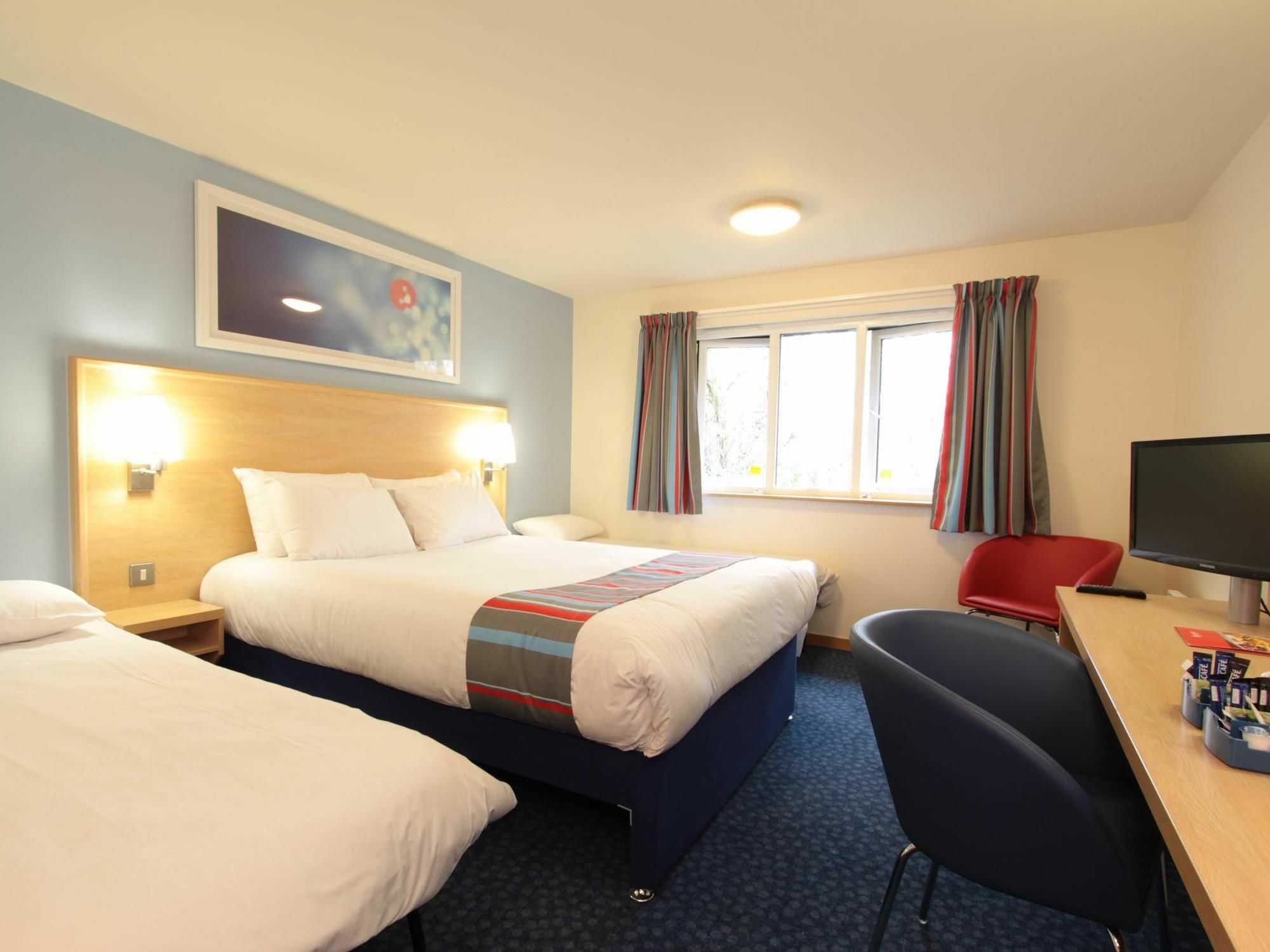 Travelodge Bristol Central Anchor Road ภายนอก รูปภาพ